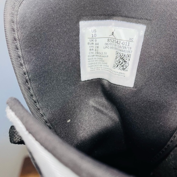 Air Jordan 1 Mid SE 'Satin Smoke Grey' 852542-011 - Picture 5 of 6